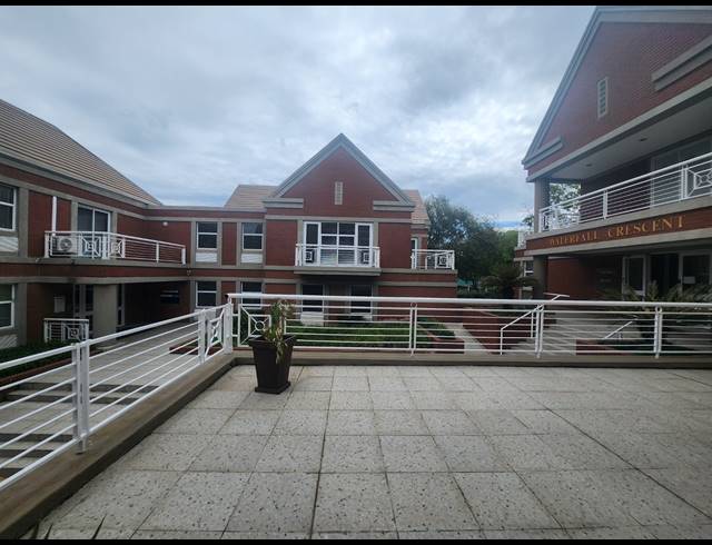 166M² OFFICE TO LET IN VORNA VALLEY